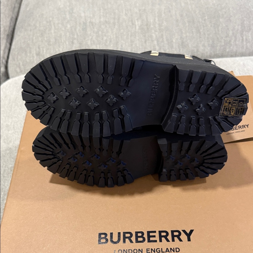 Burberry Kids Chelsea Boots - Picture 4 of 6